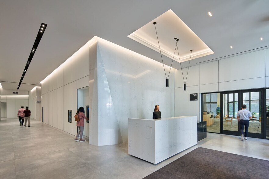 More Photos Of 1925 Century Park E, Los Angeles Office For Lease