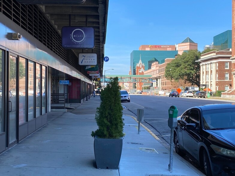 More Photos Of 1401-1469 Sumter St, Columbia Parking Garage For Lease