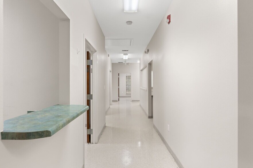 More Photos Of 1200 Henley Ln, Baker Medical For Lease