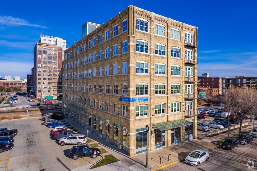 More Photos Of 234 W Florida St, Milwaukee Office For Lease