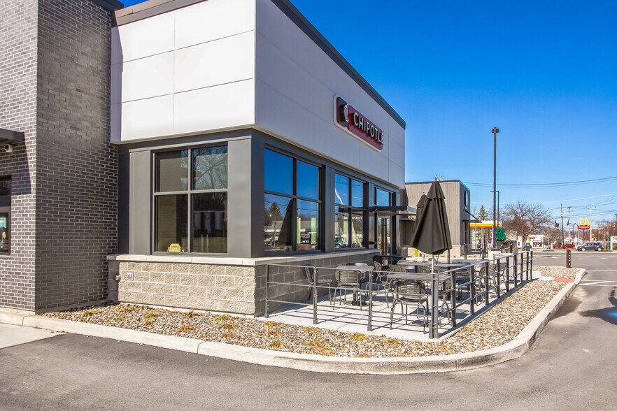 More Photos Of 106 Northside Dr, Bennington Restaurant For Sale