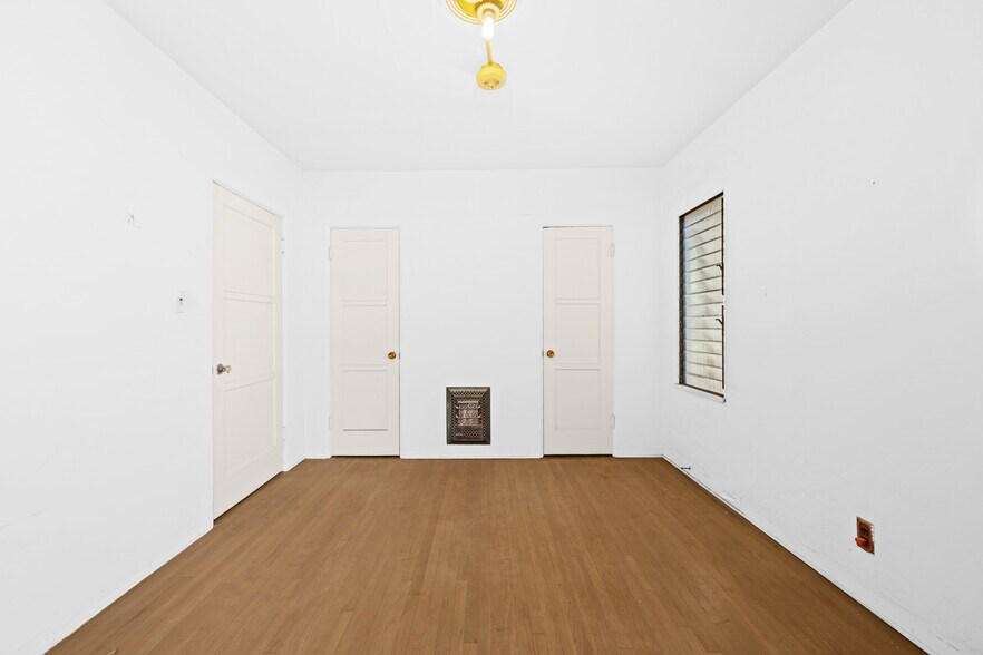 More Photos Of 2106 Valentine St, Los Angeles Apartments For Sale