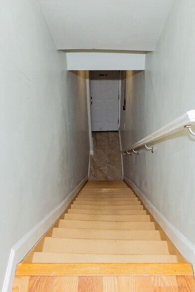 More Photos Of 1736 W North Ave, Baltimore Restaurant For Sale