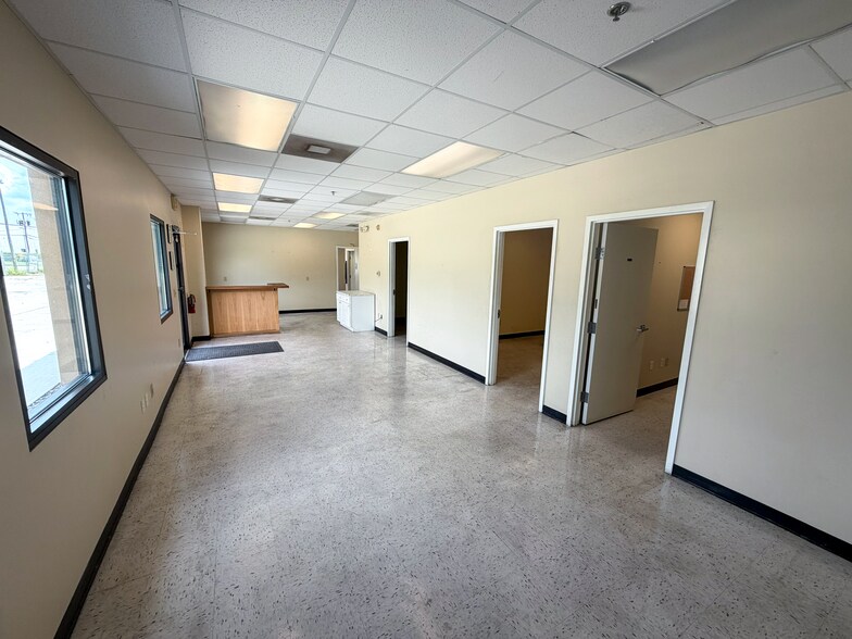 More Photos Of 6 Hoss Dr, Savannah Warehouse For Lease