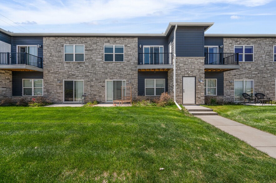 More Photos Of 1251 E Woodward Heights Blvd, Hazel Park Apartments For Sale