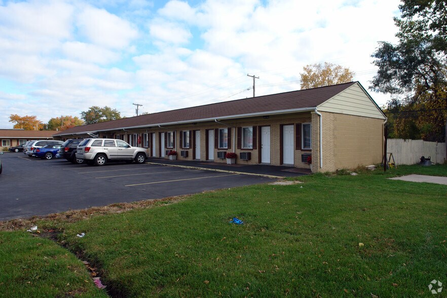 Primary Photo Of 32490 Van Dyke Ave, Warren Hospitality For Sale