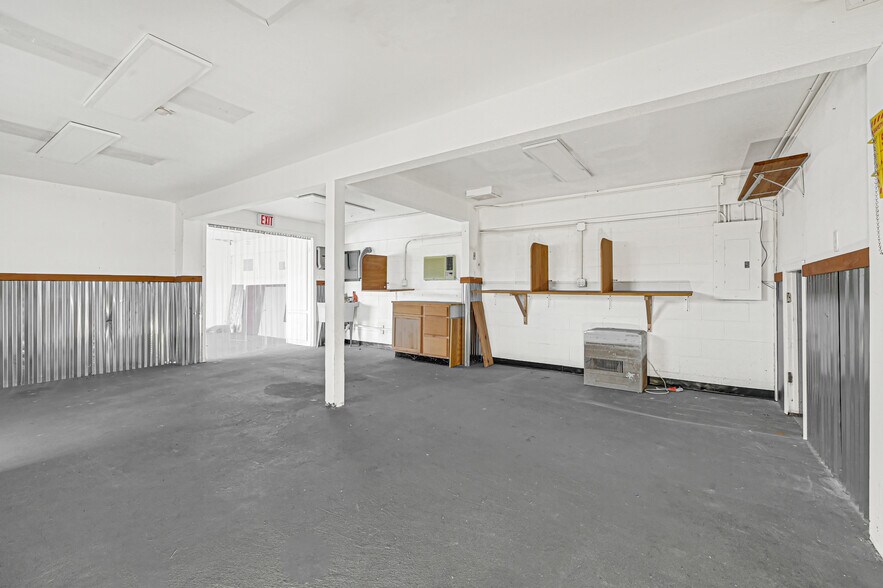 More Photos Of 815 Clear Lake Rd, Clear Lake Shores Storefront Retail Office For Sale