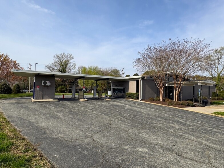 Primary Photo Of 6035 George Washington Mem Hwy, Yorktown Bank For Sale