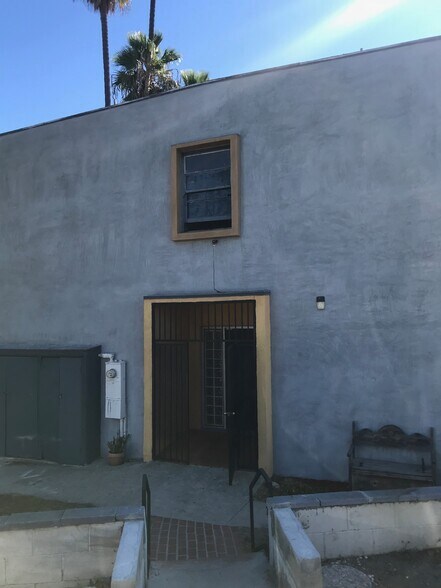 More Photos Of 8443 Crenshaw Blvd, Inglewood Office For Lease