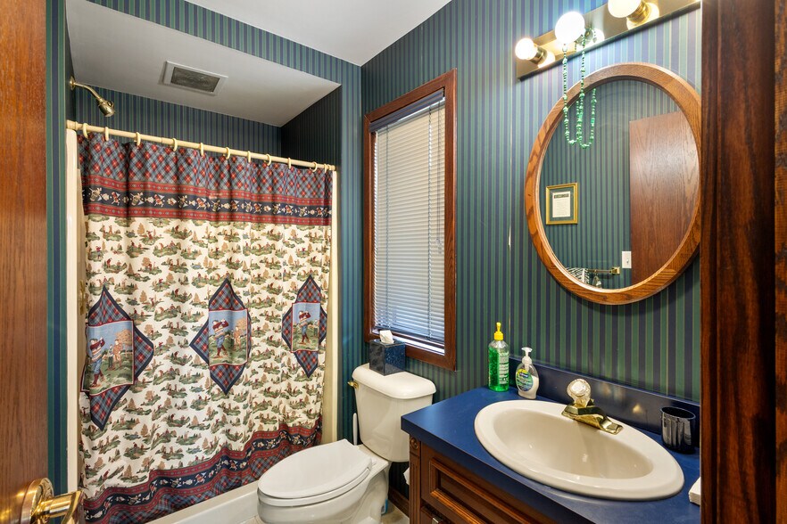 More Photos Of 3850 Glenkerry Ct, Portage Medical For Sale