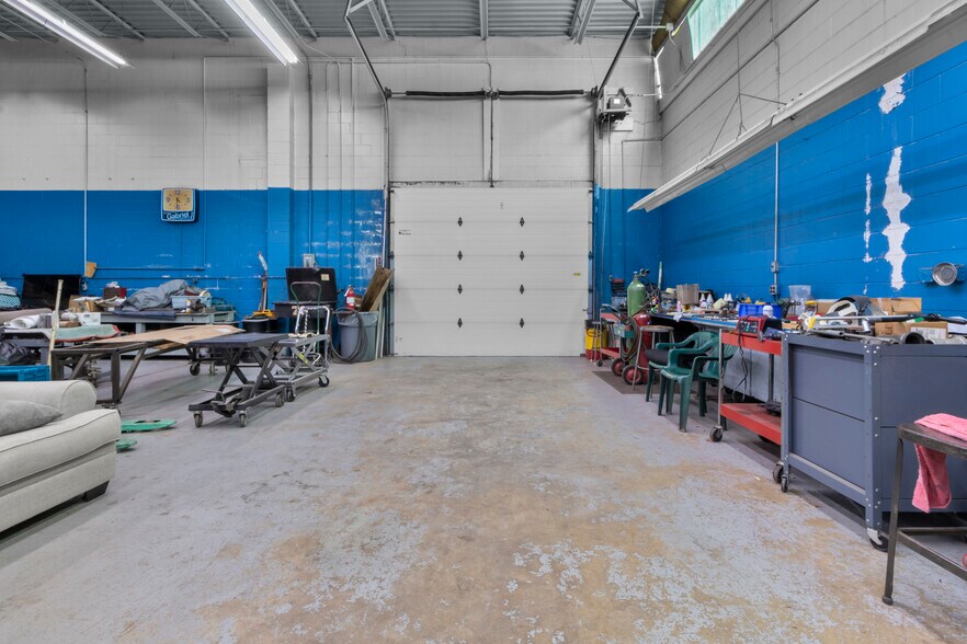 More Photos Of 1805 W 15th St, Indianapolis Warehouse For Sale