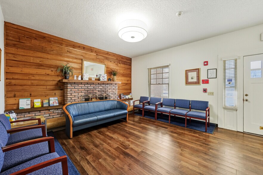 More Photos Of 2585 Herschel St, Jacksonville Office For Sale