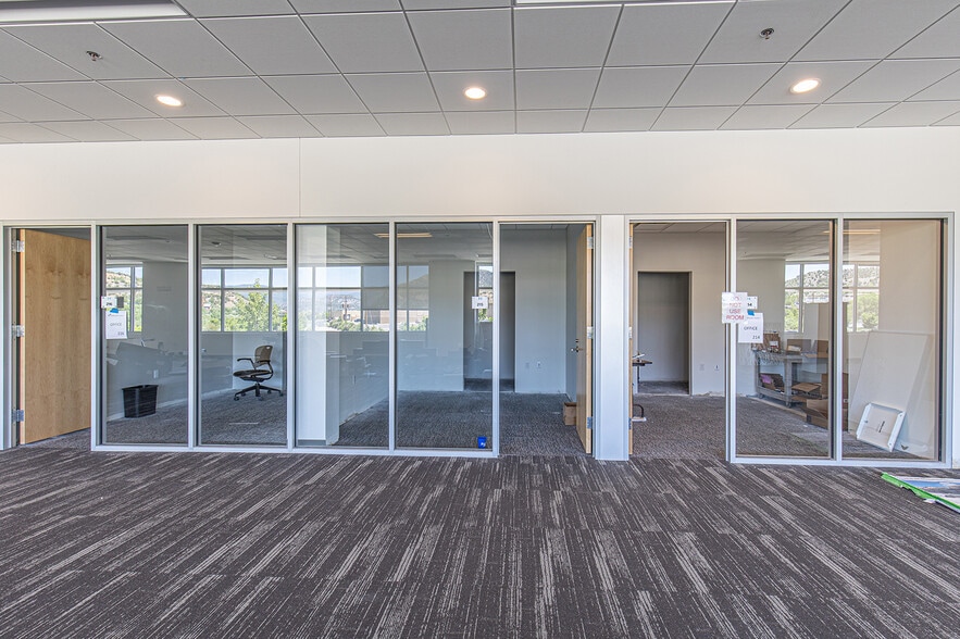 More Photos Of 150 Mercury Village Dr, Durango Medical For Lease