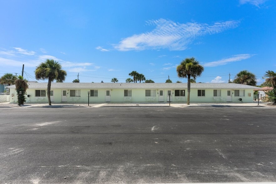More Photos Of 1708 S Atlantic Ave, New Smyrna Beach Hotel For Sale