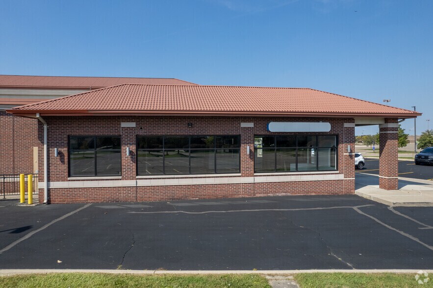 More Photos Of 13810-13854 Lakeside Cir, Sterling Heights Storefront Retail Office For Lease