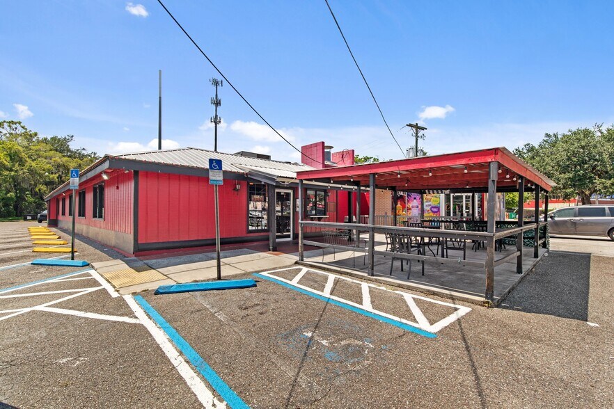 More Photos Of 1638 University Blvd S, Jacksonville Restaurant For Sale