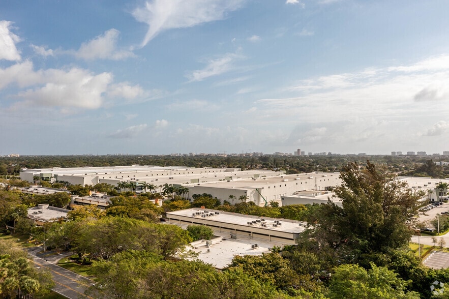 More Photos Of 350 Fairway Dr, Deerfield Beach Unknown For Lease