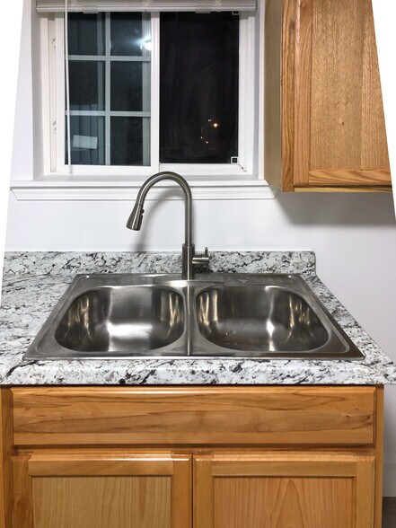 More Photos Of 55 Main St, Garden City Office Residential For Sale