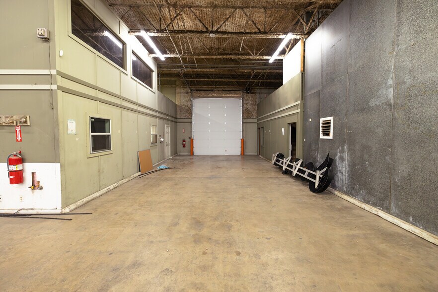 More Photos Of 8276 N SH 16, Poteet Distribution For Sale