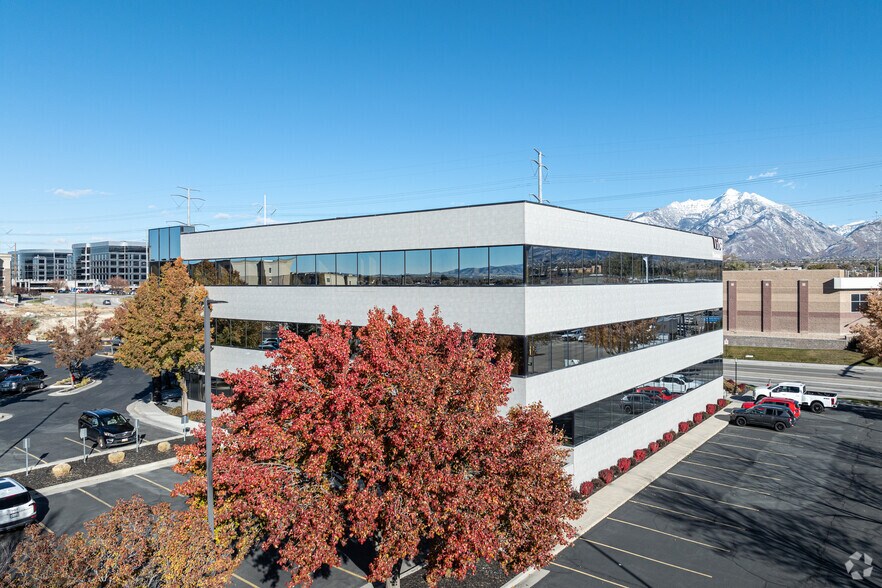 More Photos Of 10542 S Jordan Gtwy, South Jordan Loft Creative Space For Lease
