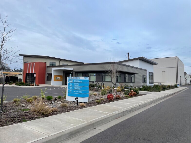 More Photos Of 1025 2nd St NW, Salem Medical For Sale