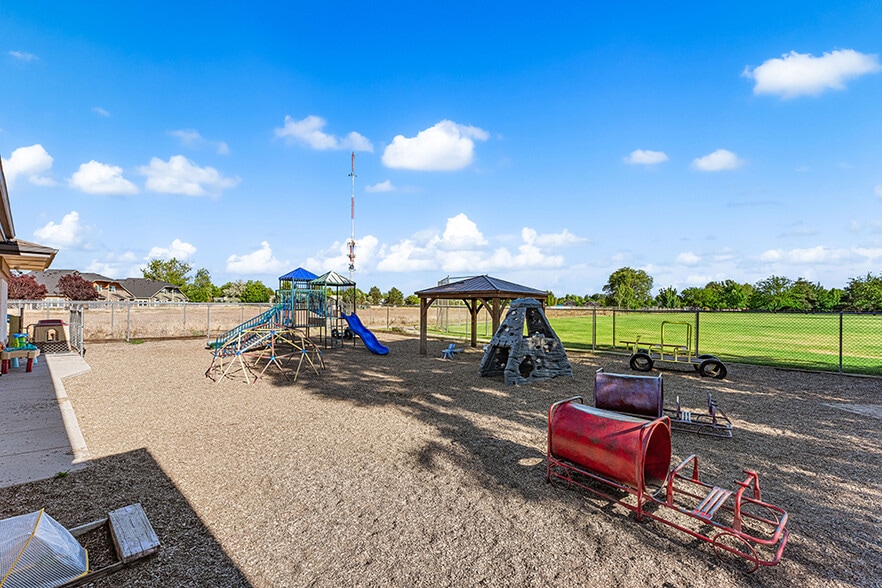 More Photos Of 13013 W Persimmon Ln, Boise Office For Sale