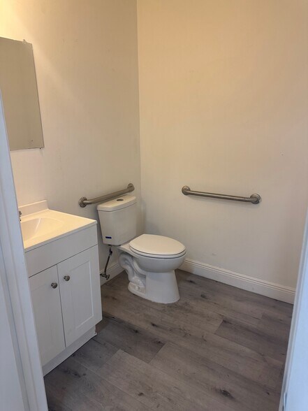 More Photos Of 3908 N 29th Ave, Hollywood Warehouse For Lease