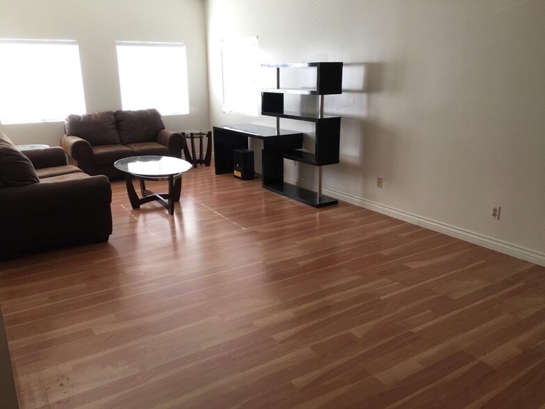 More Photos Of 4732-4734 Manhattan Beach Blvd, Lawndale Auto Repair For Lease