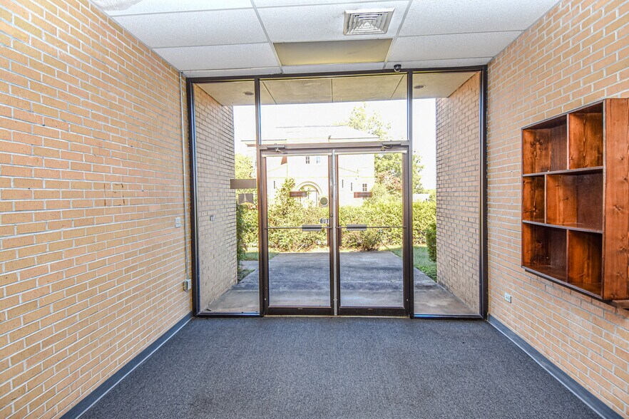 More Photos Of 16 Jackson St, Zebulon Light Distribution For Sale