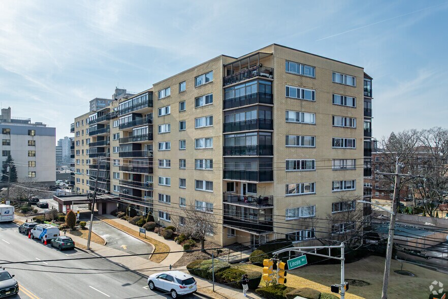 More Photos Of 2185 Lemoine Ave, Fort Lee Apartments For Sale