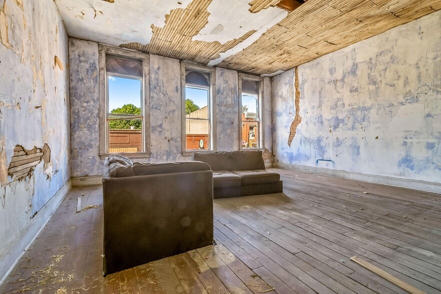 More Photos Of 133-137 S Main St, Reading Storefront Retail Residential For Sale