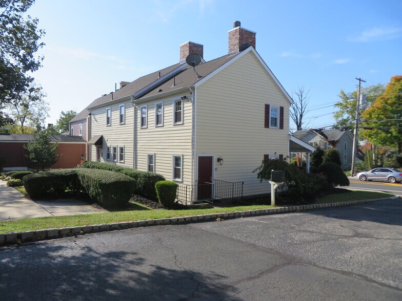 More Photos Of 264 US 202/206, Bedminster Storefront Retail Office For Lease