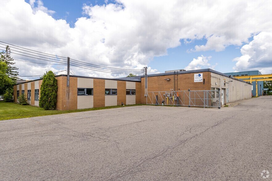 Primary Photo Of 599 Boul du Curé-Boivin, Boisbriand Manufacturing For Lease