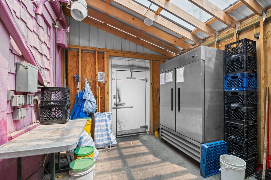 More Photos Of 201 S Broadway, Green Bay Restaurant For Sale