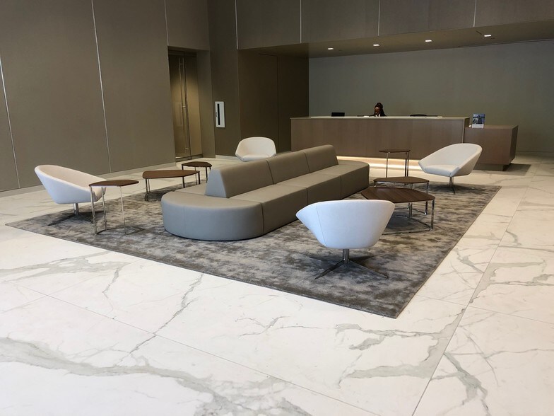 More Photos Of 400 N Tampa St, Tampa Office For Lease