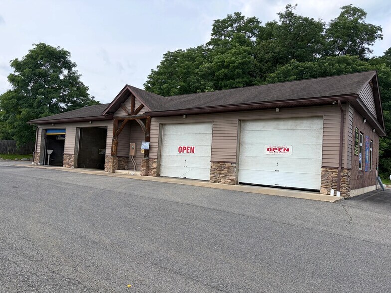 Primary Photo Of 2462 State Highway 30, Mayfield Carwash For Lease