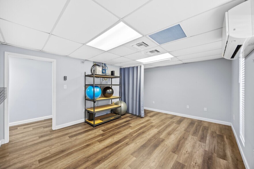 More Photos Of 6266 W St, Pensacola Office For Sale