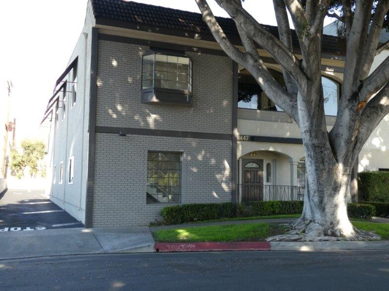 Primary Photo Of 447 W Burchett St, Glendale Office For Sale