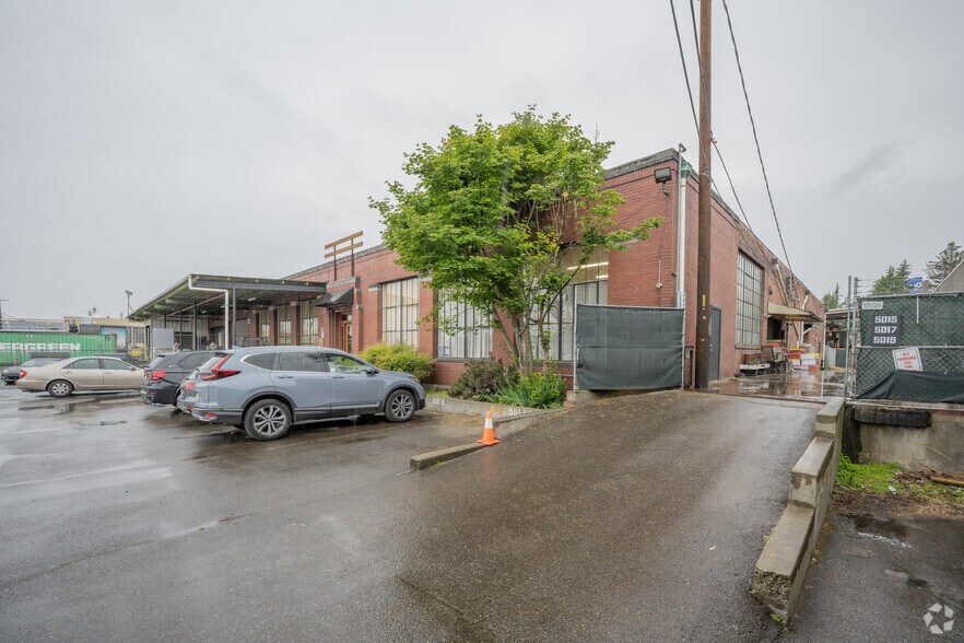 More Photos Of 5015-5025 Colorado Ave S, Seattle Warehouse For Lease