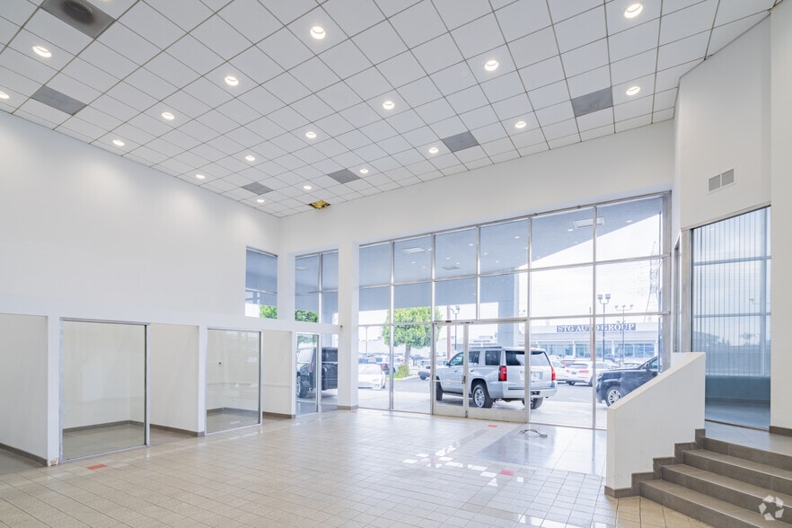 More Photos Of 8559 Artesia Blvd, Bellflower Auto Dealership For Sale