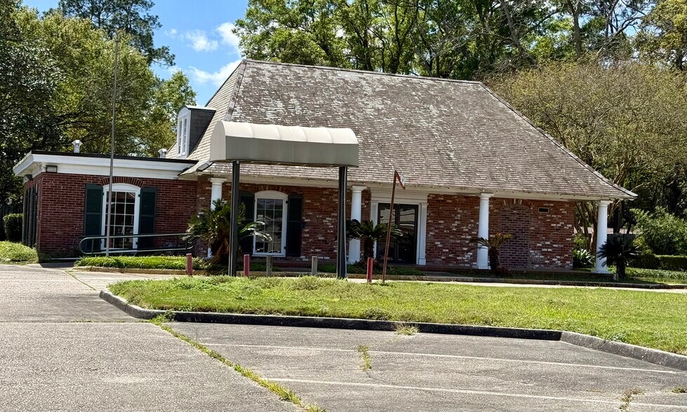 More Photos Of 8796 Greenwell Springs Rd, Baton Rouge General Retail For Sale