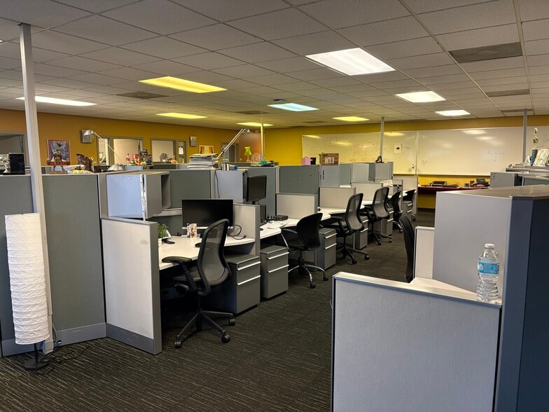 More Photos Of 3450 Forsyth Rd, Winter Park Flex For Lease