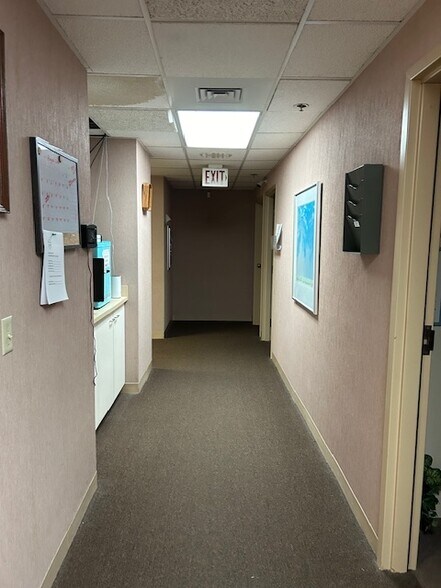 More Photos Of 140 Strollings Ave, Logan Office For Sale