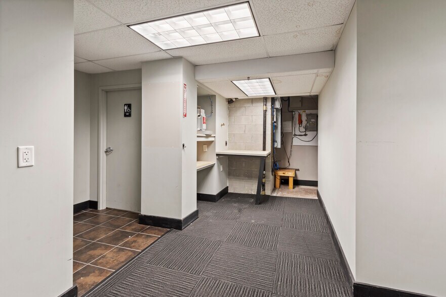 More Photos Of 615 Main St, Hyannis General Retail For Sale