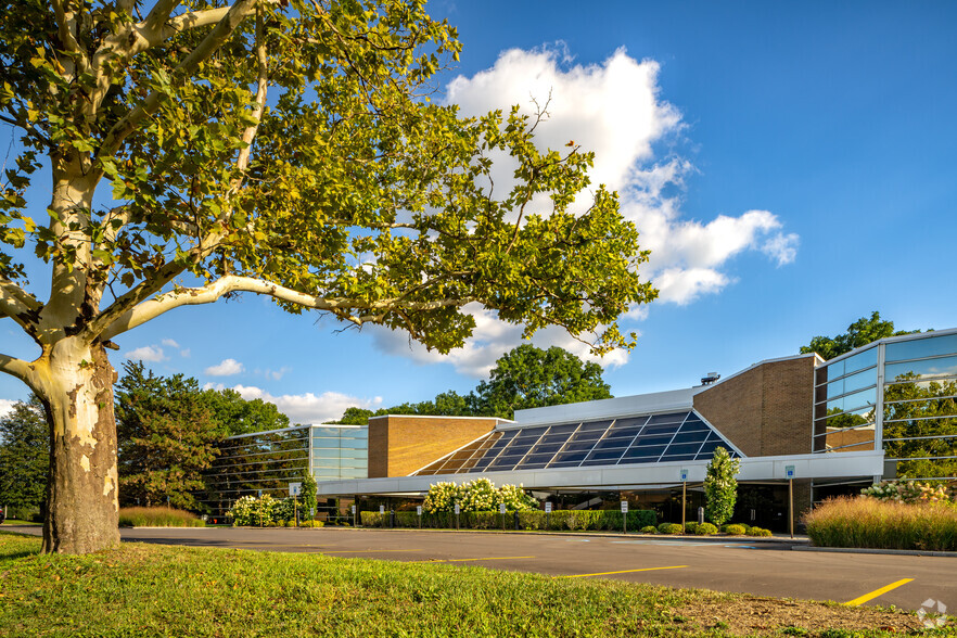 Primary Photo Of 2600 S Telegraph Rd, Bloomfield Hills Office For Lease