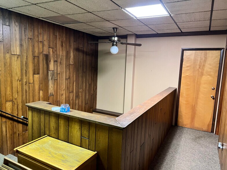 More Photos Of 4105 Dixie Ave, Wausau Office For Sale