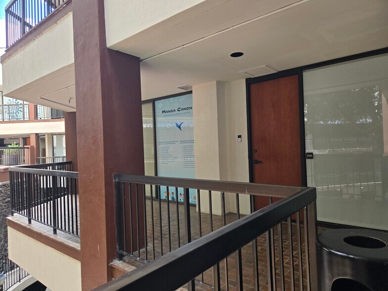 More Photos Of 400 Hobron Ln, Honolulu Apartments For Sale