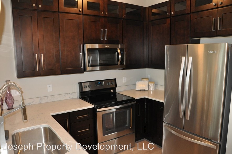 More Photos Of 4175 N Oakland Ave, Shorewood Multifamily For Sale