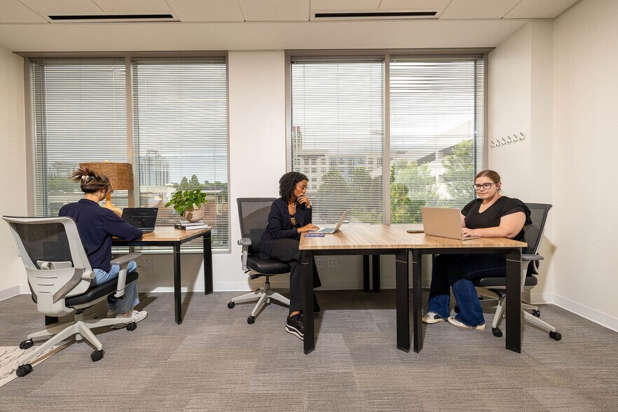 More Photos Of 121 Perimeter Ctr W, Atlanta Coworking Space