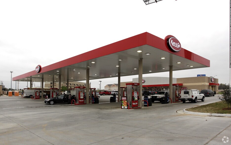 Primary Photo Of 4728 S Yale Ave, Tulsa Convenience Store For Sale